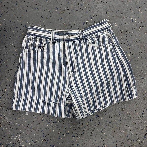 american eagle black and white striped shorts